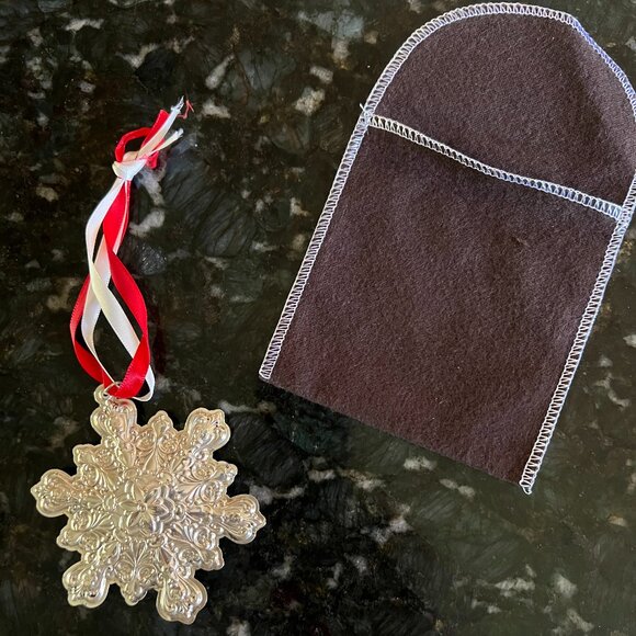 Vintage Towle Sterling Silver Snowflake, Old Master Annual 2003 - Picture 2 of 3